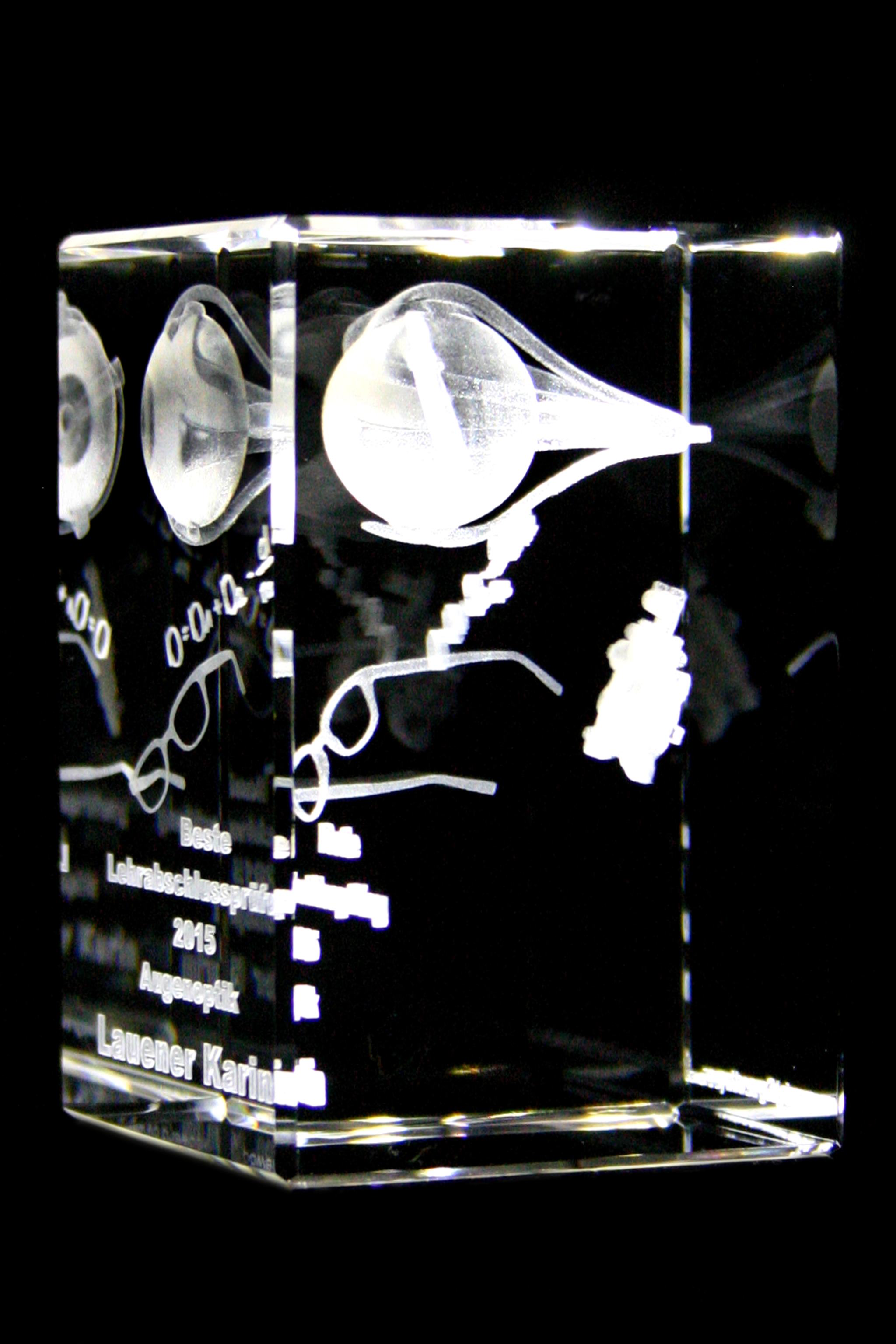 Hemmelighed Tulipaner Foster 3D Personen – Ehrungen aus Glas mit individueller 3D Lasergravur /  individuelle 3D Glas Lasergravuren als Ehrungen Preis / 3D Glas-Lasergravur  als Award, Pokal der Trophäe